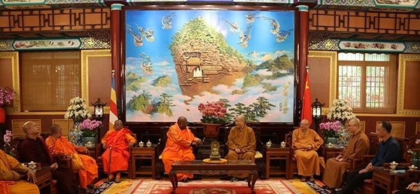 中国佛教协会副会长常藏法师会见斯里兰卡龙喜国际佛教大学副校长一行