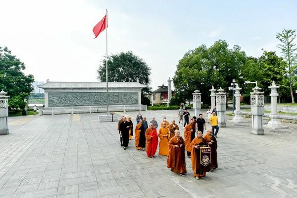 中佛协演觉会长前往湖南省佛协、湖南佛学院新校区、大唐兴寺视察