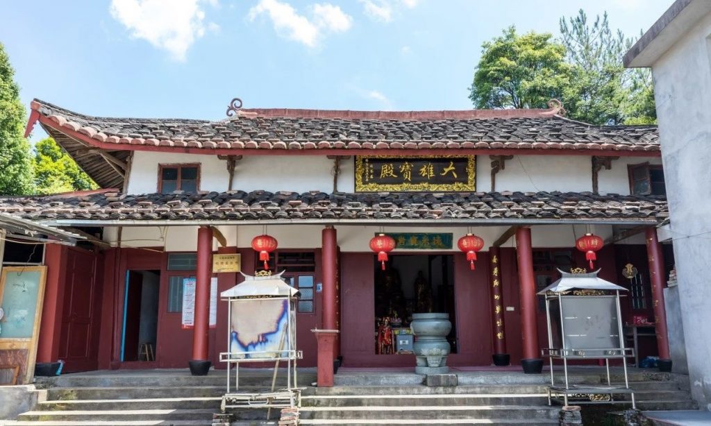 厦门南普陀寺慈善会赴宁德县区困难寺院走访慰问