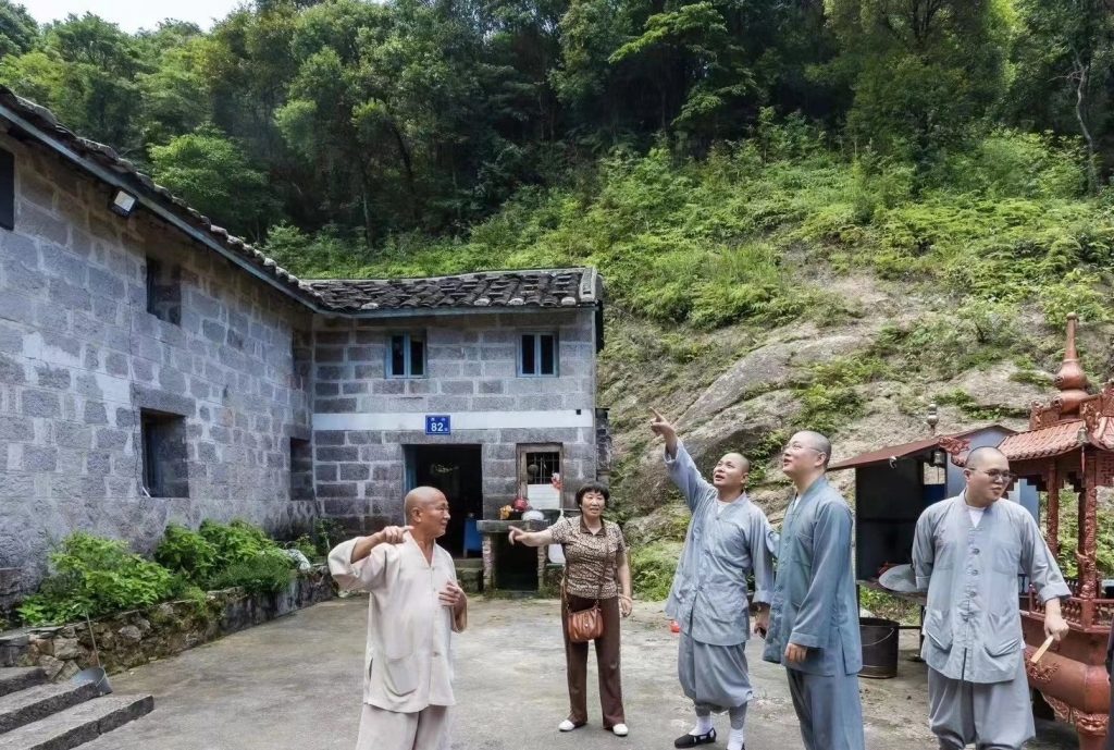 厦门南普陀寺慈善会赴宁德县区困难寺院走访慰问