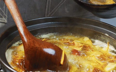 没有科技与狠活！厨房小白也能做出鲜掉下巴的养生菌汤！