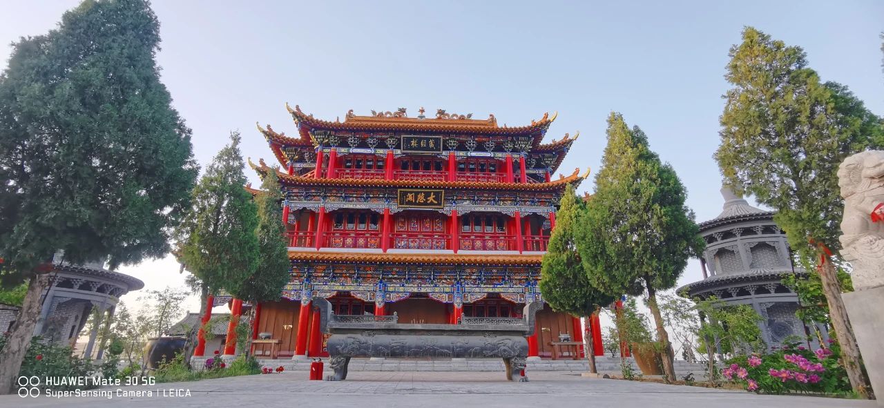 从骑马佩剑到花甲之年，他一生坚守在大西北的寺院里 | 正慈法师行者日志