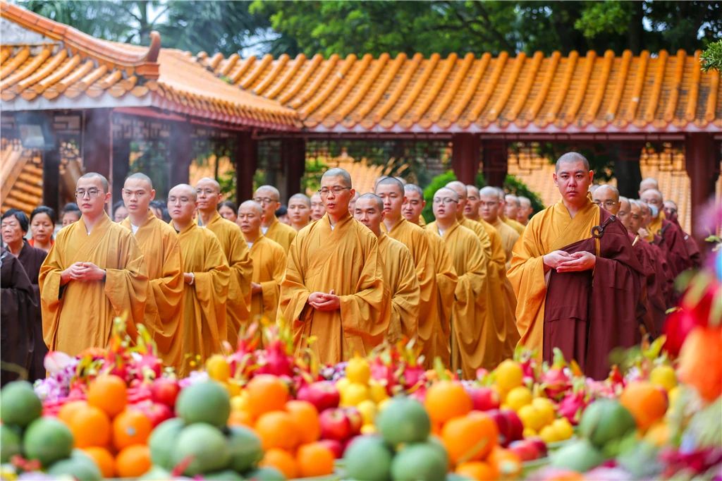 弘法寺举行恭送本焕长老舍利赴兴宁神光寺永久供奉法会