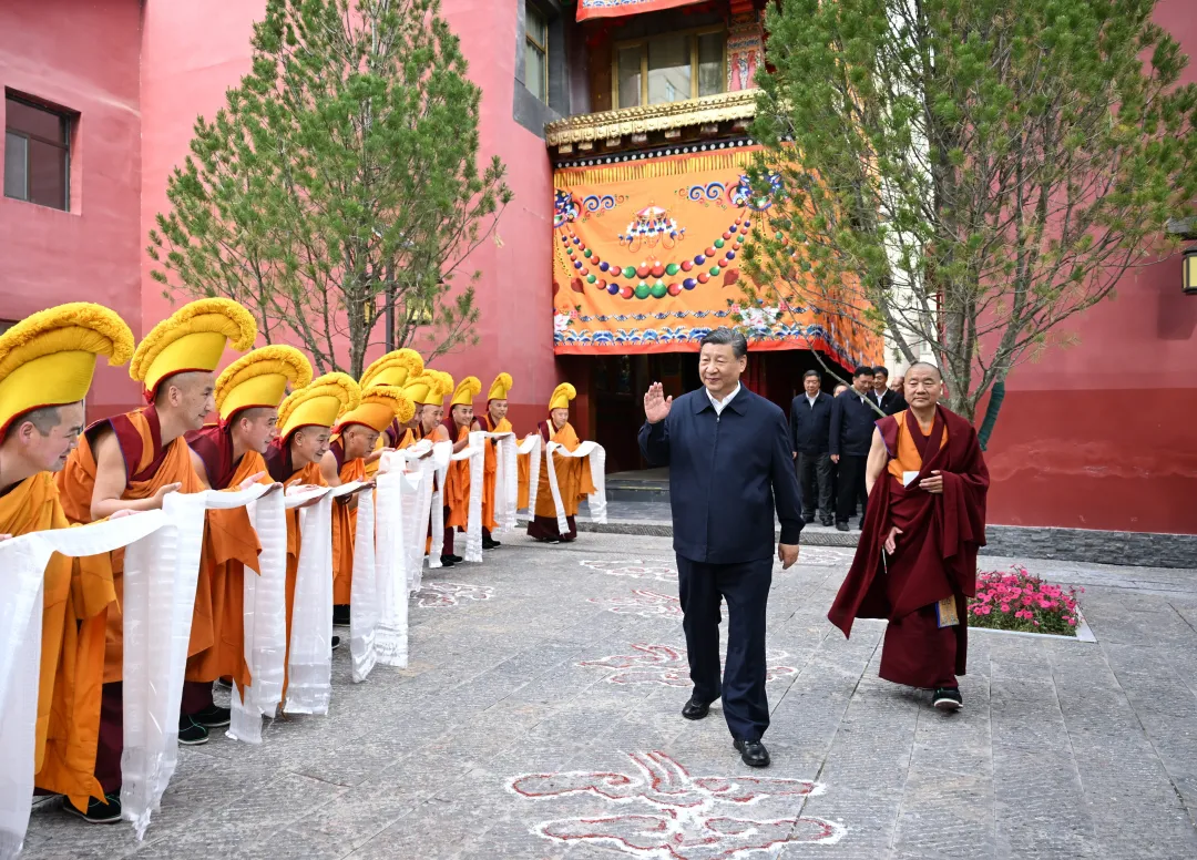 千年古寺西宁宏觉寺：它是金色的，更是红色的！